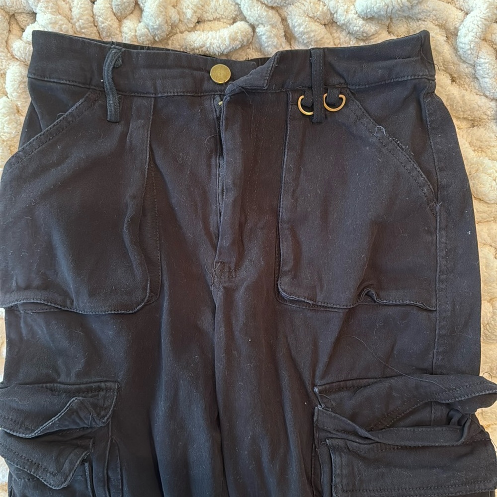 Black pants with big pockets